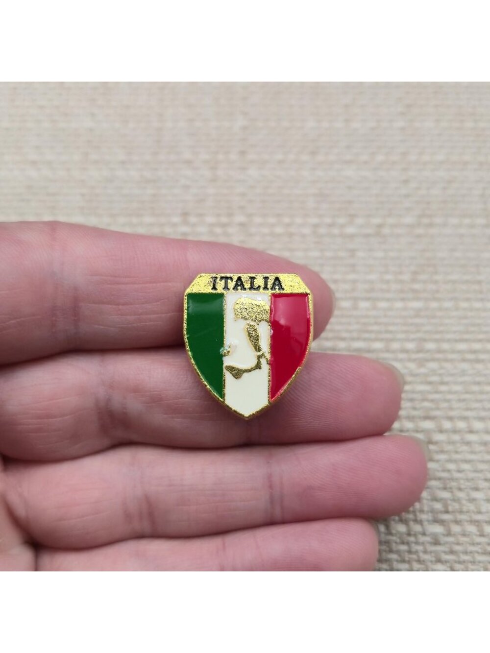 Vintage Italia Flag Enamel Pin, Italian Map Shield Lapel Brooch Jewelry A7997
